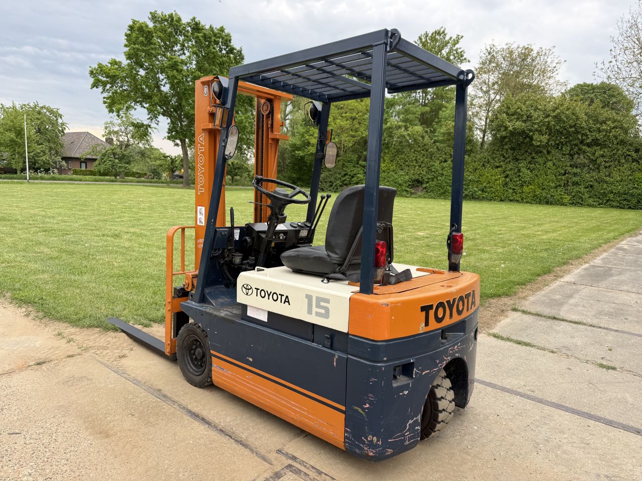 Nette Toyota 1.5 tonner elektrische heftruck + goede accu