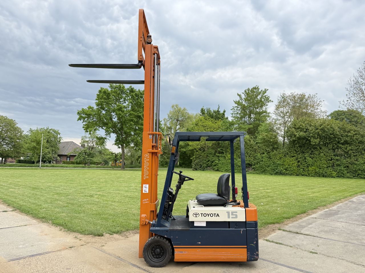 Nette Toyota 1.5 tonner elektrische heftruck + goede accu