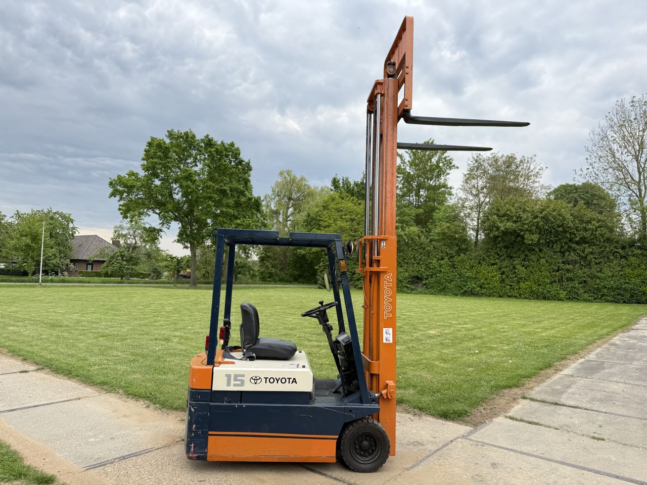 Nette Toyota 1.5 tonner elektrische heftruck + goede accu
