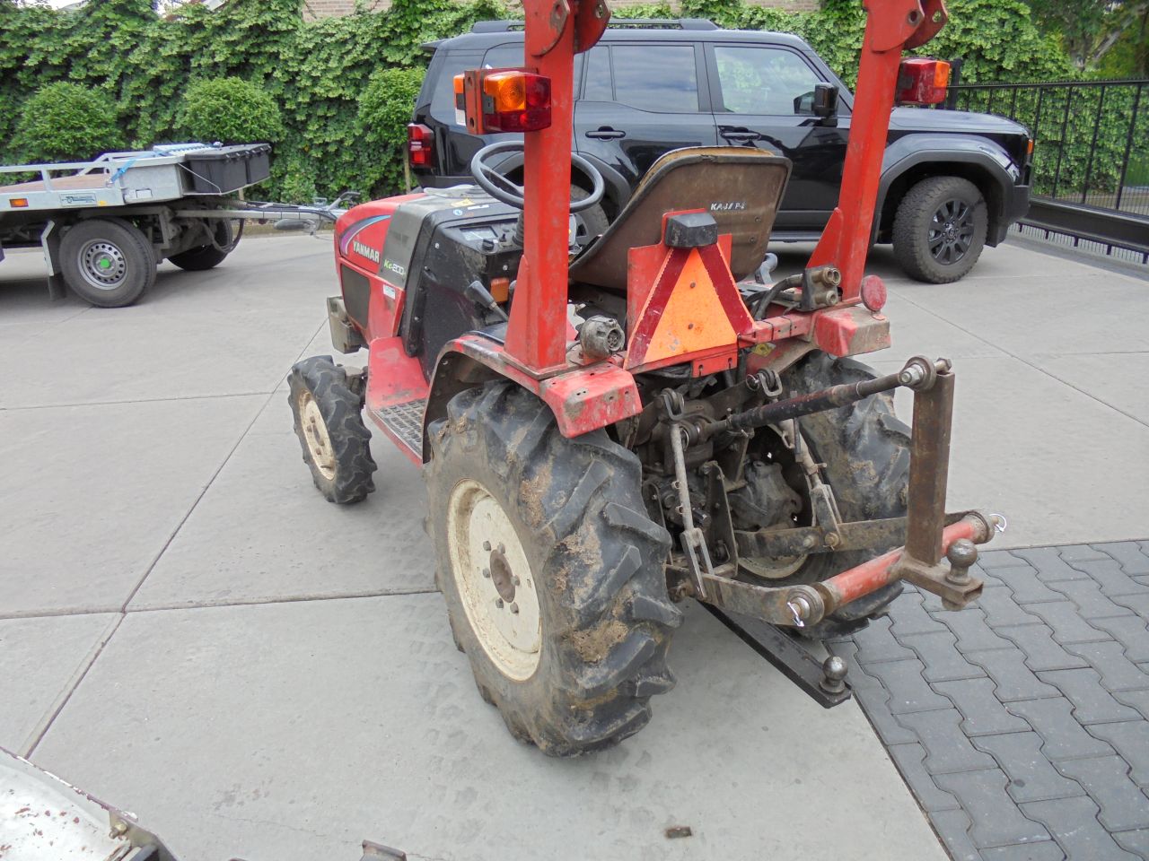 Yanmar met overtopfrees en rotorkopeg/zaaimachine