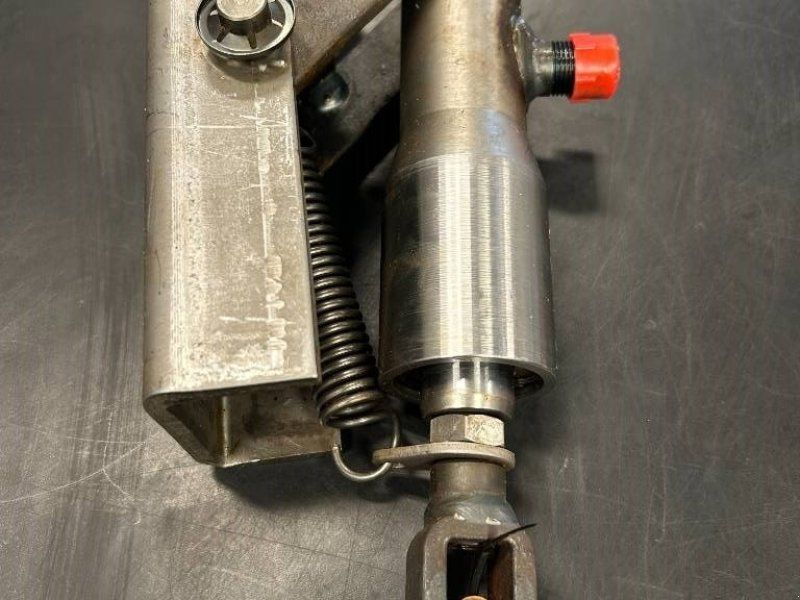 CNH Bremsecylinder