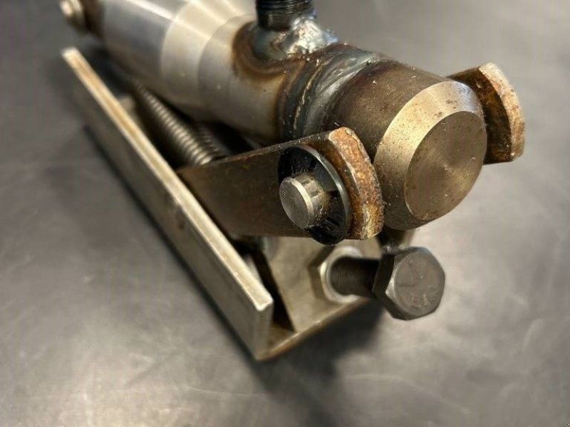 CNH Bremsecylinder