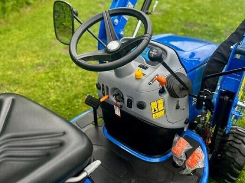 New Holland BOOMER 25 COMPACT