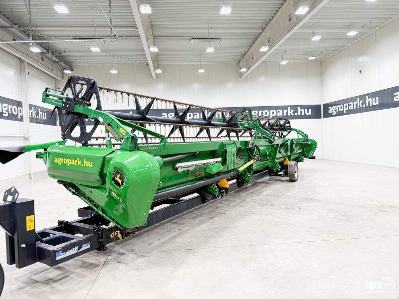 John Deere 640X 12,2 m VARIO header, rape side knives, 2-axle transport tro