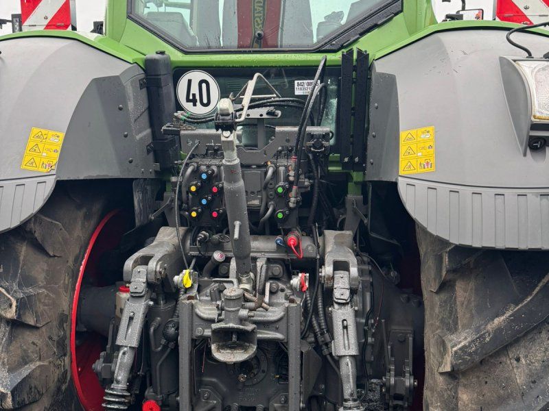 Fendt 828 Vario S4 Profi Plus