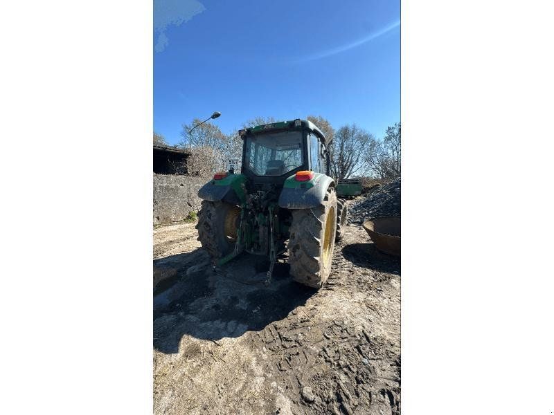 John Deere 6220