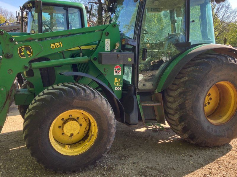 John Deere 5720 med frontlæsser.