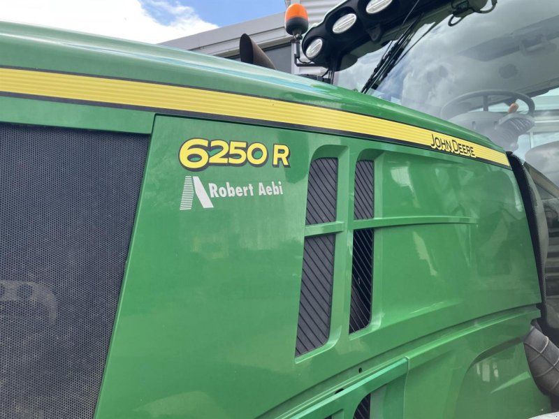 John Deere 6250R