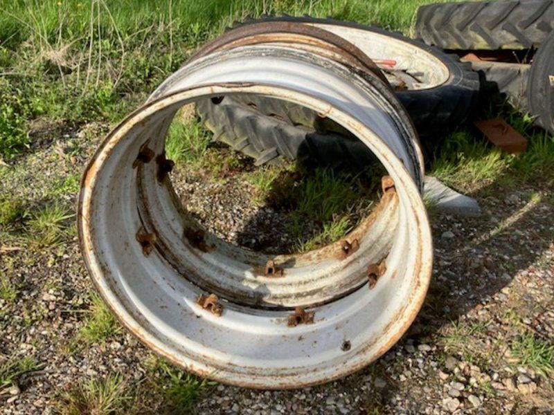Ford 8210 16,6x38 Fælgbaner