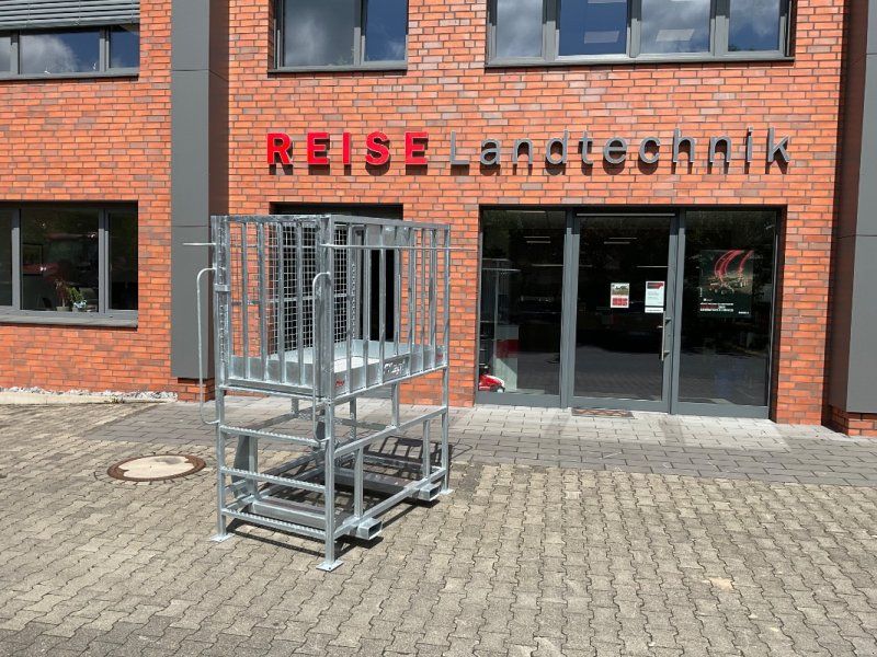 Fliegl Arbeitsbühne Hoch mit seitlichem Einstieg