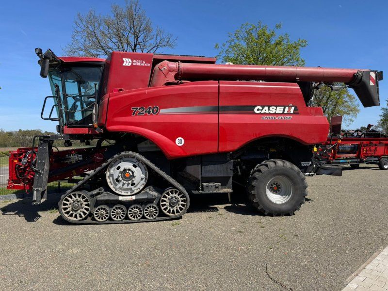 Case IH AF Axial Flow 7240 auf Kettenlaufwerk  Schneidwerk 9,15m un