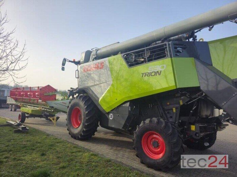 Claas Trion 530 mit Varioschneidwerk