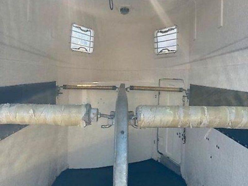 Reuter Big Star 2-Pferde Vollpoly 2t. Sattelkammer