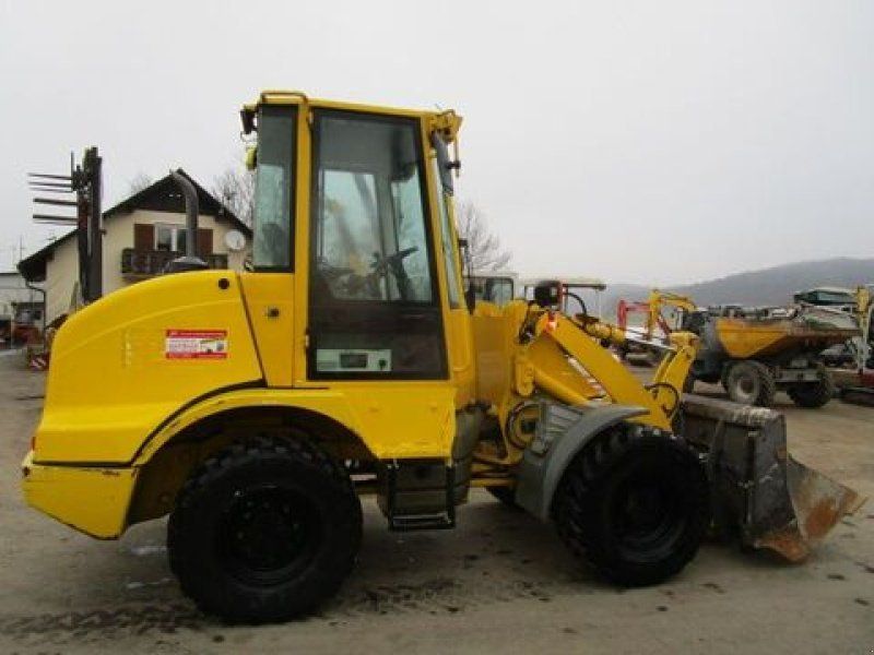Liebherr L506 mit Palettengabel + Schaufel