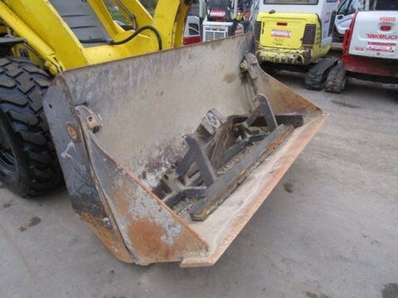 Liebherr L506 mit Palettengabel + Schaufel