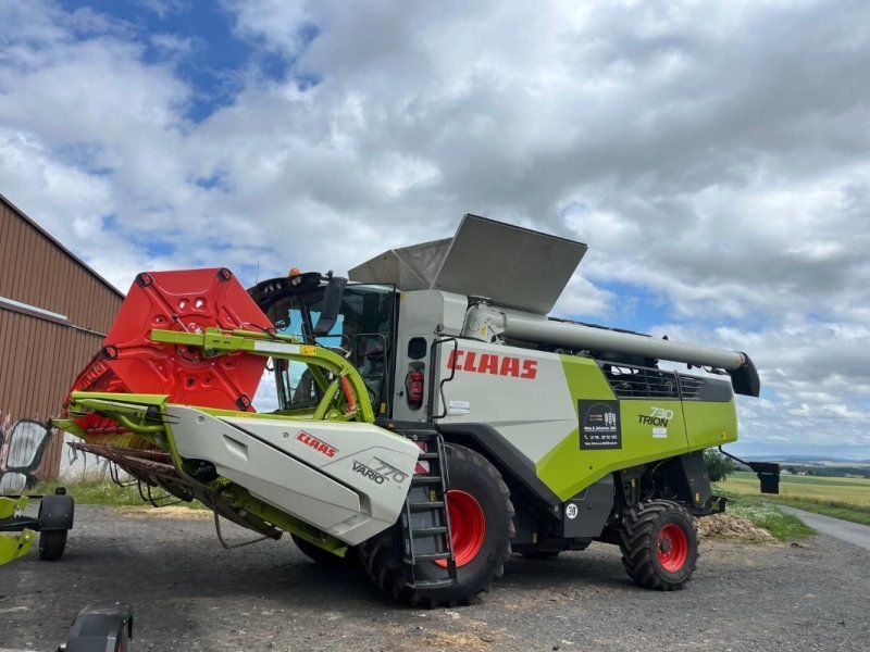 Claas Trion 730