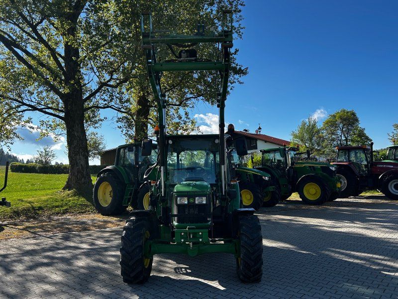 John Deere 5055 E