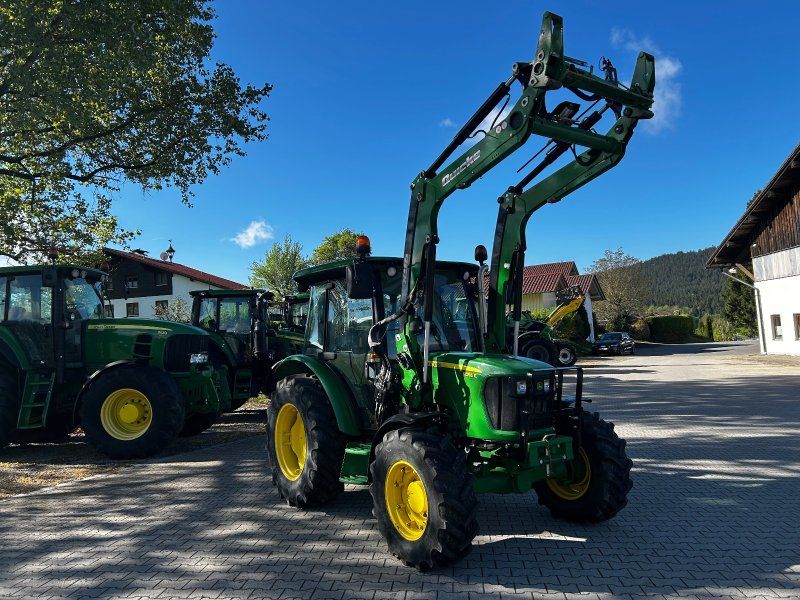 John Deere 5055 E