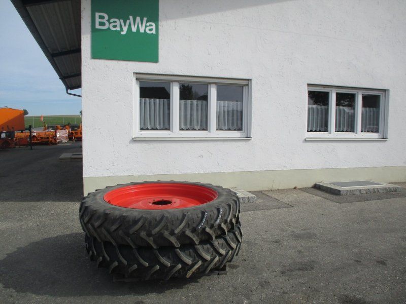 Kleber 300/95 R46 + 270/95 R32