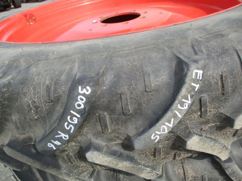 Kleber 300/95 R46 + 270/95 R32