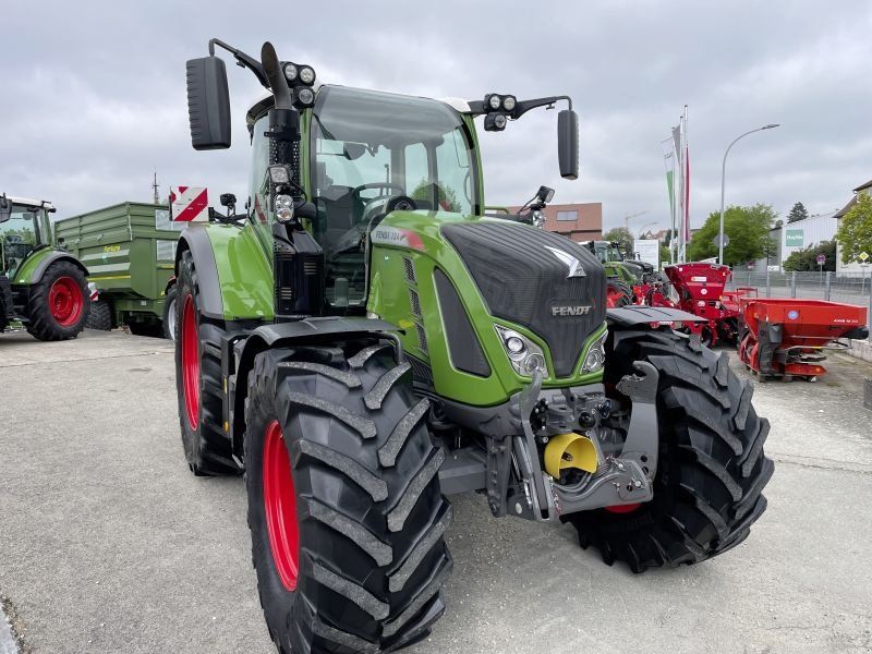 Fendt 724 VARIO S4 PROFI PLUS