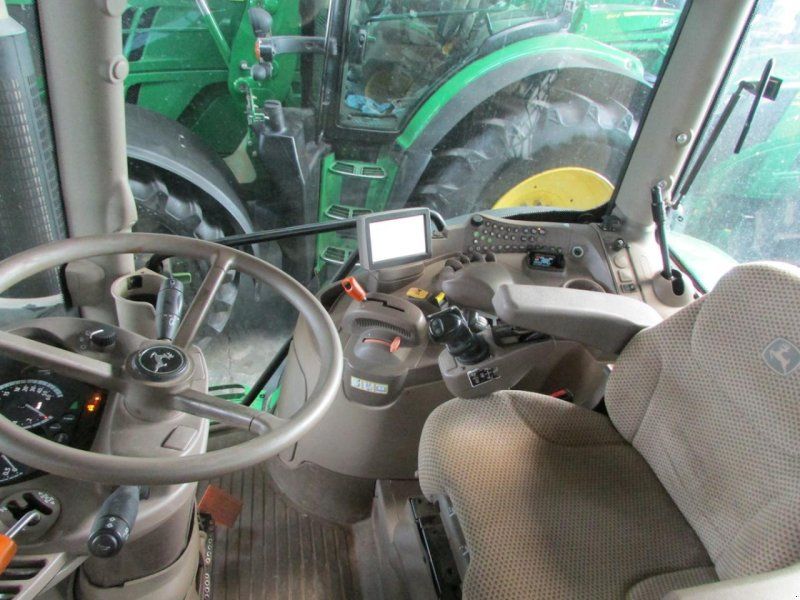 John Deere 6105R AP