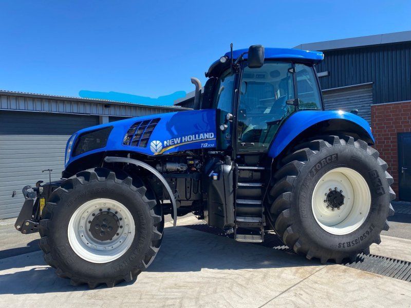 New Holland T8.300