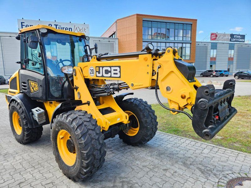 JCB TM 220