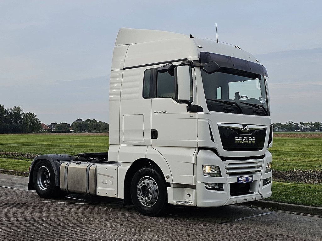 M.A.N. 18.460 TGX xlx manual