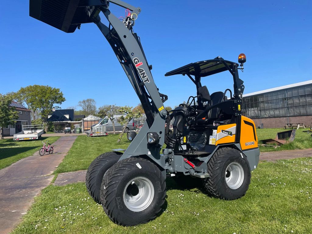 Giant G2500HD kniklader Nieuw!