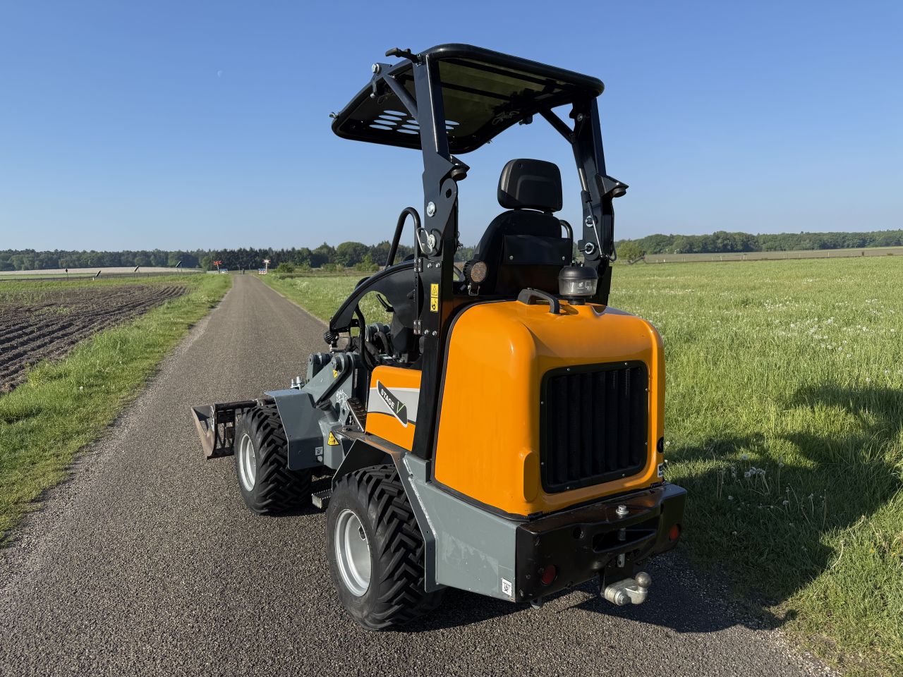 Giant G1500 mini shovel