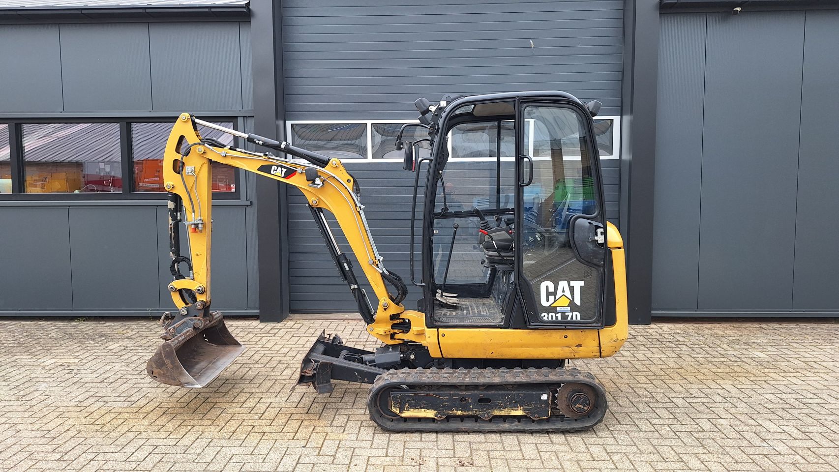 Minigraver Caterpillar 301.7D servo sloop/Sorteerfunctie (2017)