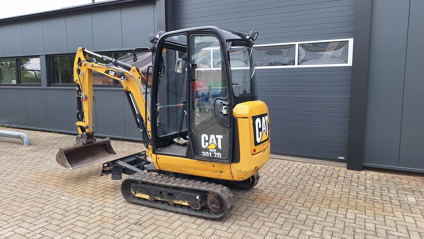 Minigraver Caterpillar 301.7D servo sloop/Sorteerfunctie (2017)
