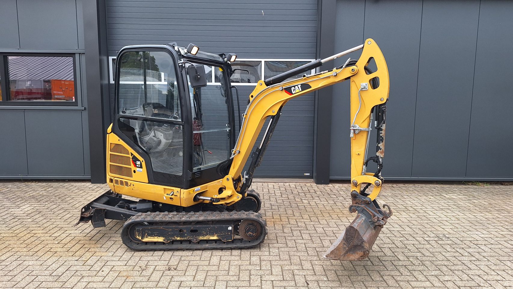 Minigraver Caterpillar 301.7D servo sloop/Sorteerfunctie (2017)