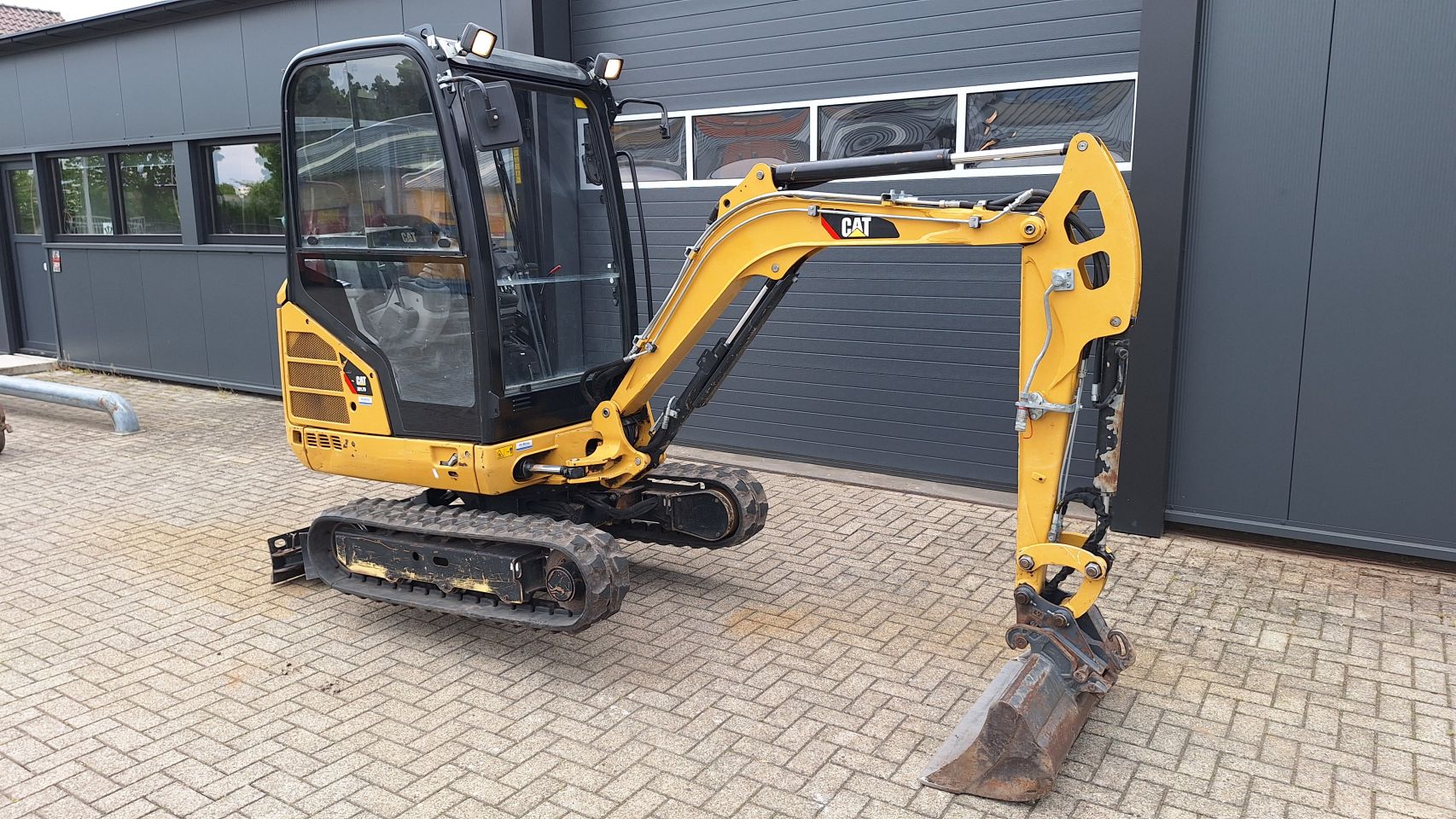 Minigraver Caterpillar 301.7D servo sloop/Sorteerfunctie (2017)