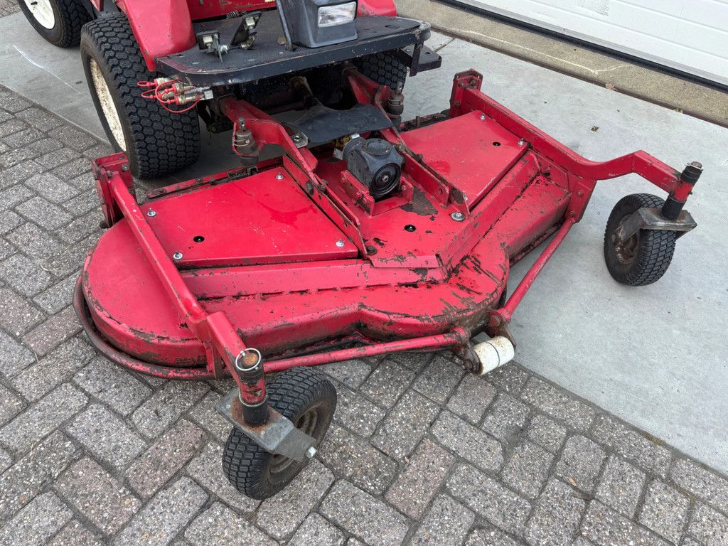 Shibaura Zitmaaier gebruikte diesel frontmaaier CM364