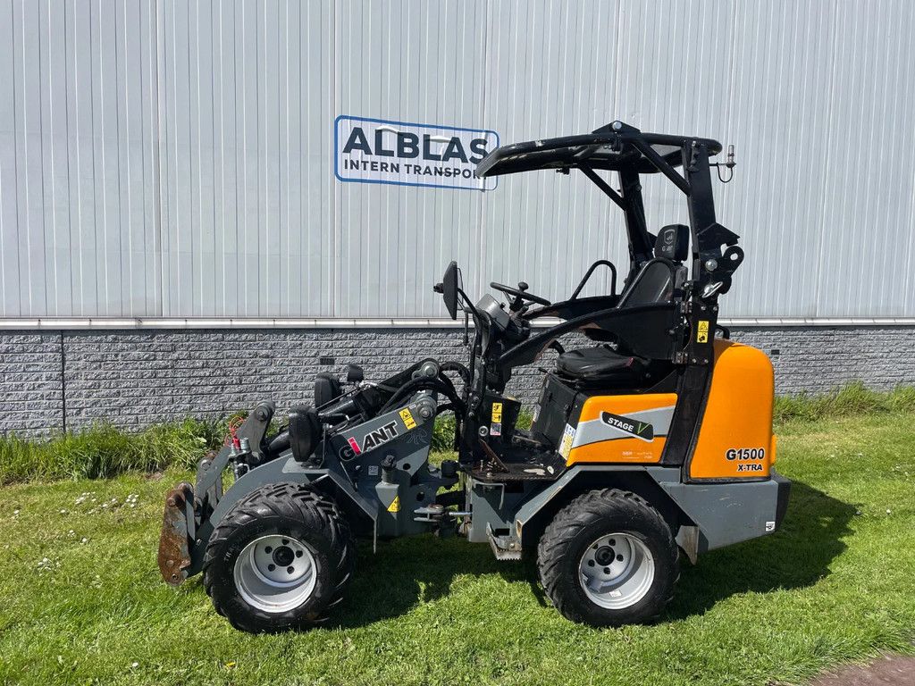Giant G1500 Xtra kniklader shovel
