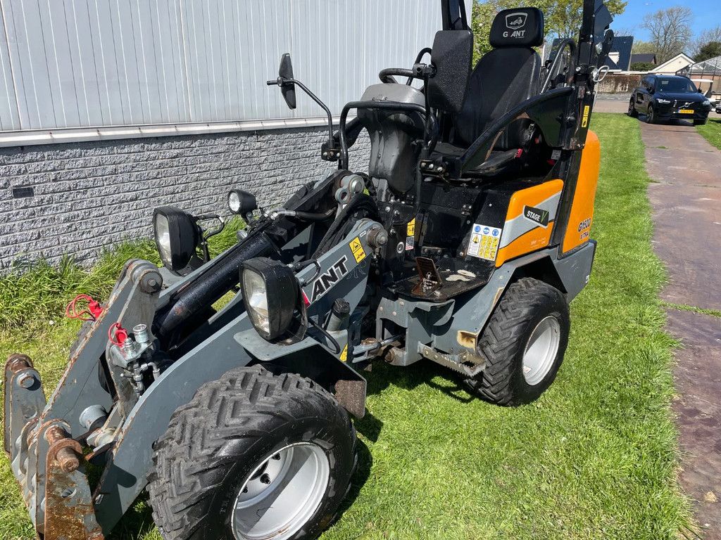 Giant G1500 Xtra kniklader shovel