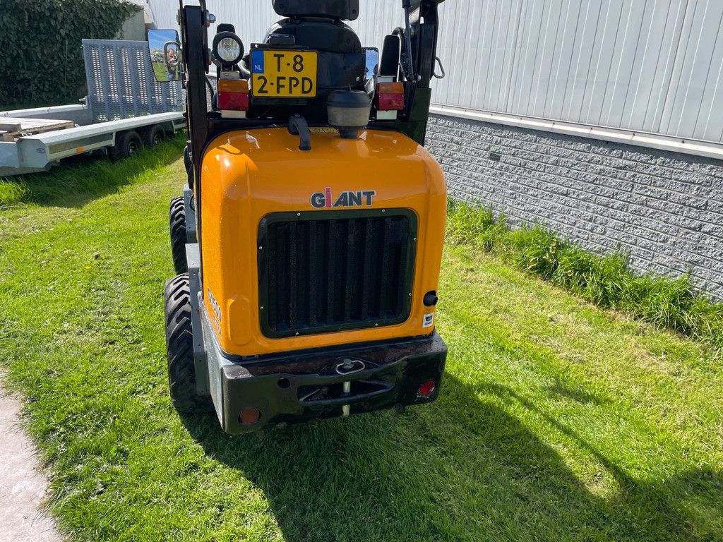 Giant G1500 Xtra kniklader shovel