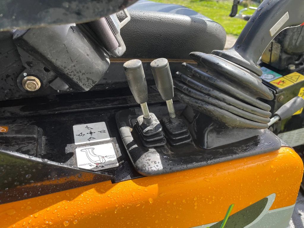 Giant G1500 Xtra kniklader shovel