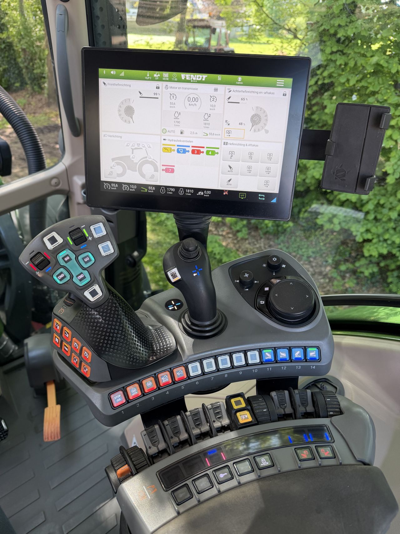 Fendt 724 Gen 6 met frontlader