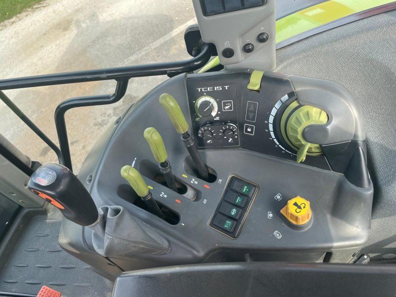 Claas Arion 630 C