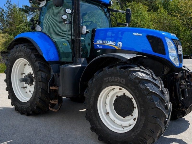 New Holland T 7.220 AC