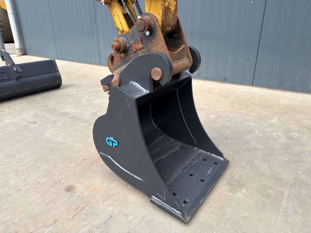 CAT 301.8