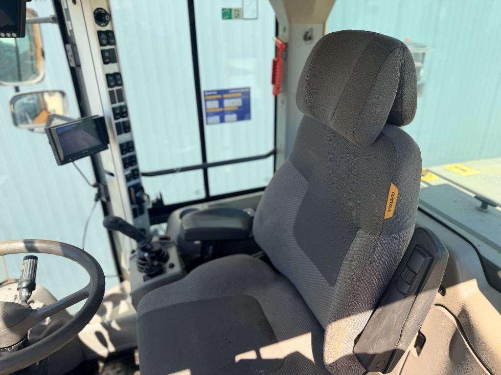 Volvo L90G