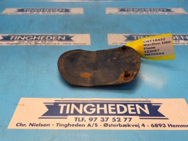 MacDon D60