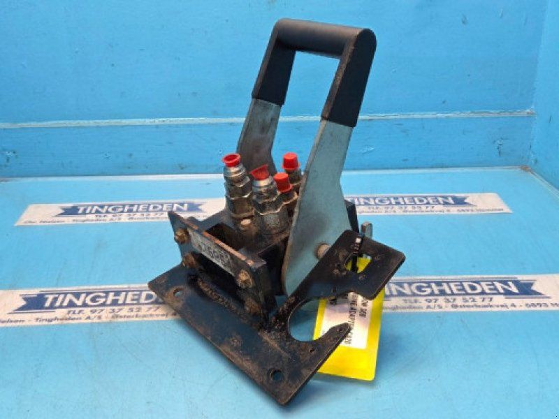 MacDon D60