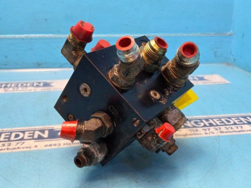 MacDon D60