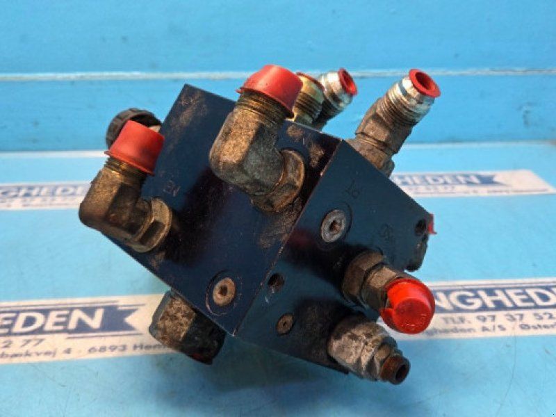 MacDon D60