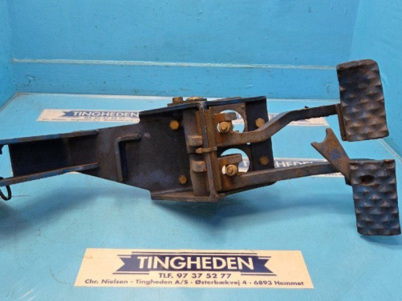 Ford TW15